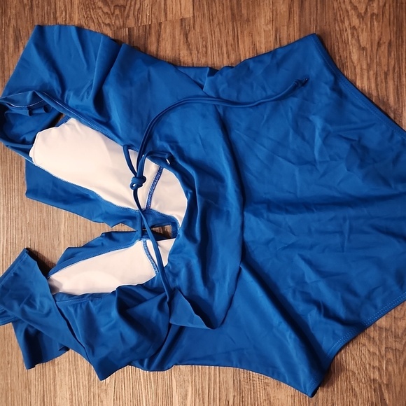 Blue ruffled swimsuit - Picture 3 of 4